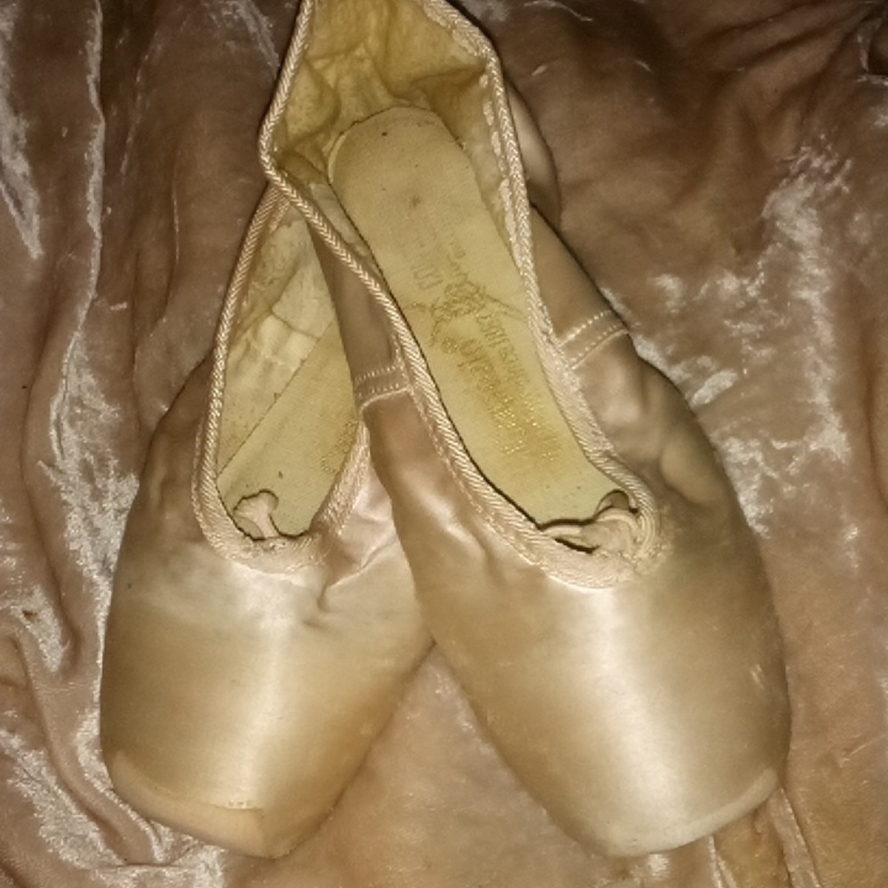 Capezio 2D Contempora toe shoes